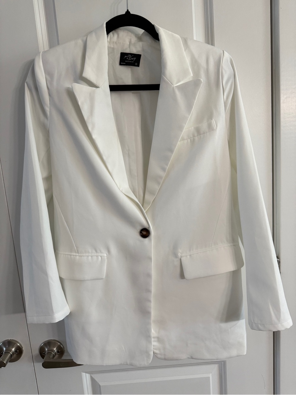 White Single-Button Blazer Jacket with shorts- Classic Tailored Style
